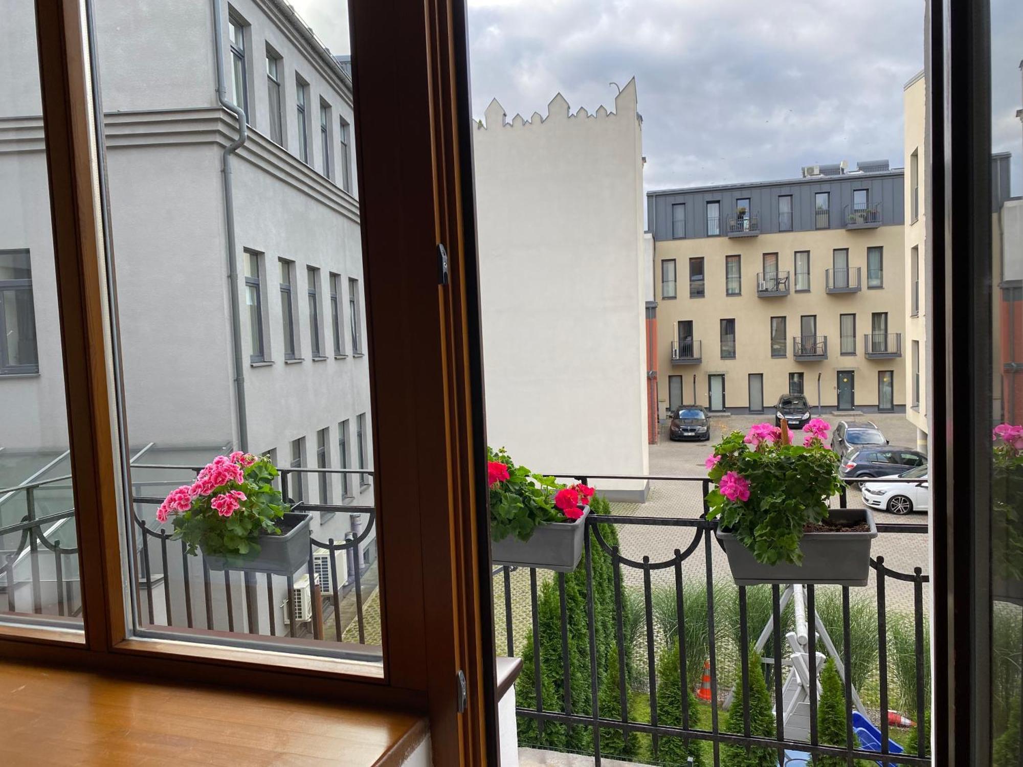 Spacious Old Town Apt, 3 Private Rooms, Sleeps 5-6 كاوناس المظهر الخارجي الصورة